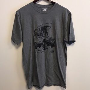 Men’s The North Face tee.
